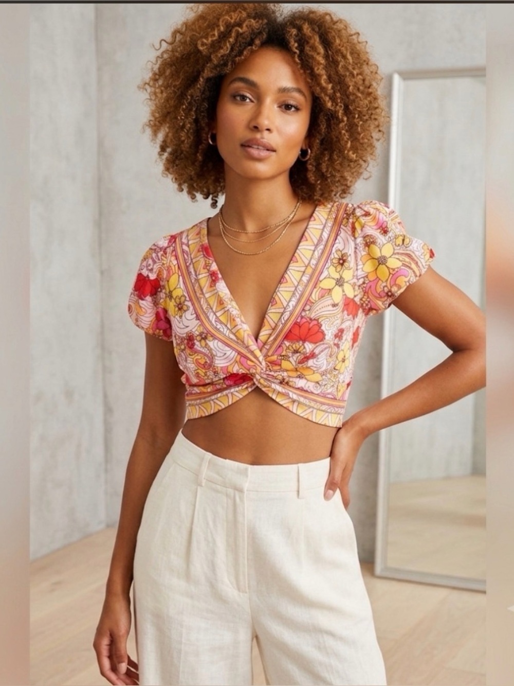 Angie Knot Front Groovy 70’s Hippie V Neck Crop Top Small.